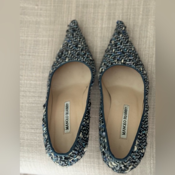 COPY - Manolo Blahnik Tweed Printed Pumps - Picture 4 of 7